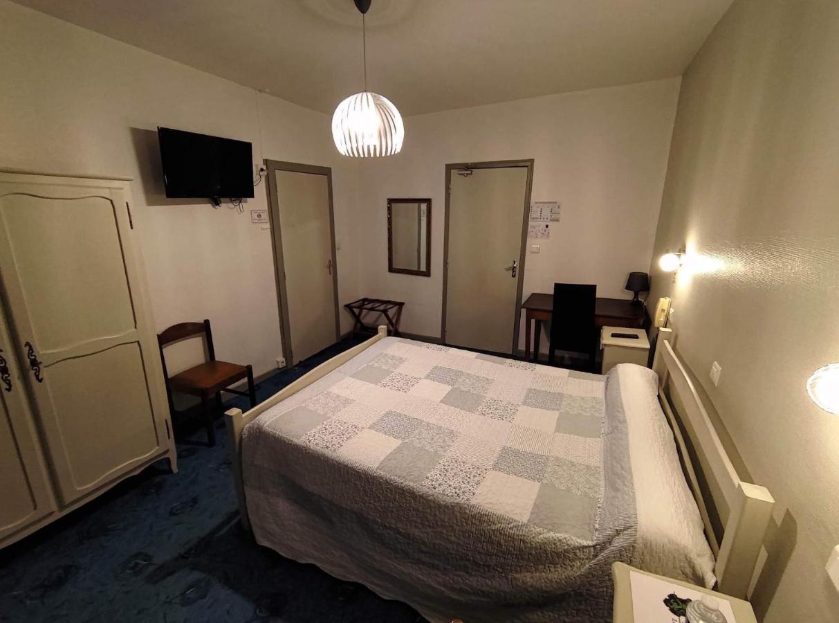 Hotel Du Lion Vert Luxeuil-les-Bains Buitenkant foto