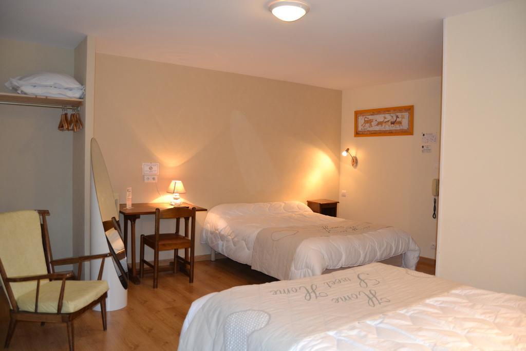 Hotel Du Lion Vert Luxeuil-les-Bains Buitenkant foto
