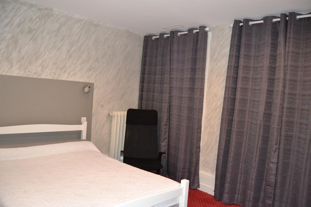 Hotel Du Lion Vert Luxeuil-les-Bains Buitenkant foto