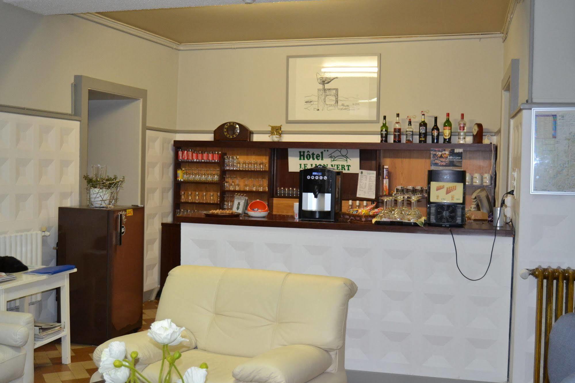Hotel Du Lion Vert Luxeuil-les-Bains Buitenkant foto